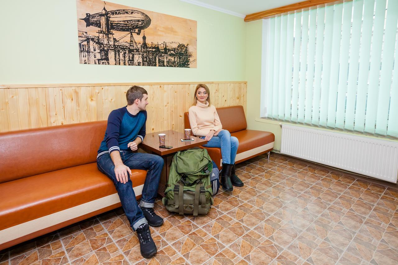Tsentralnyi Hostel Ivano-Frankivsk Exterior foto
